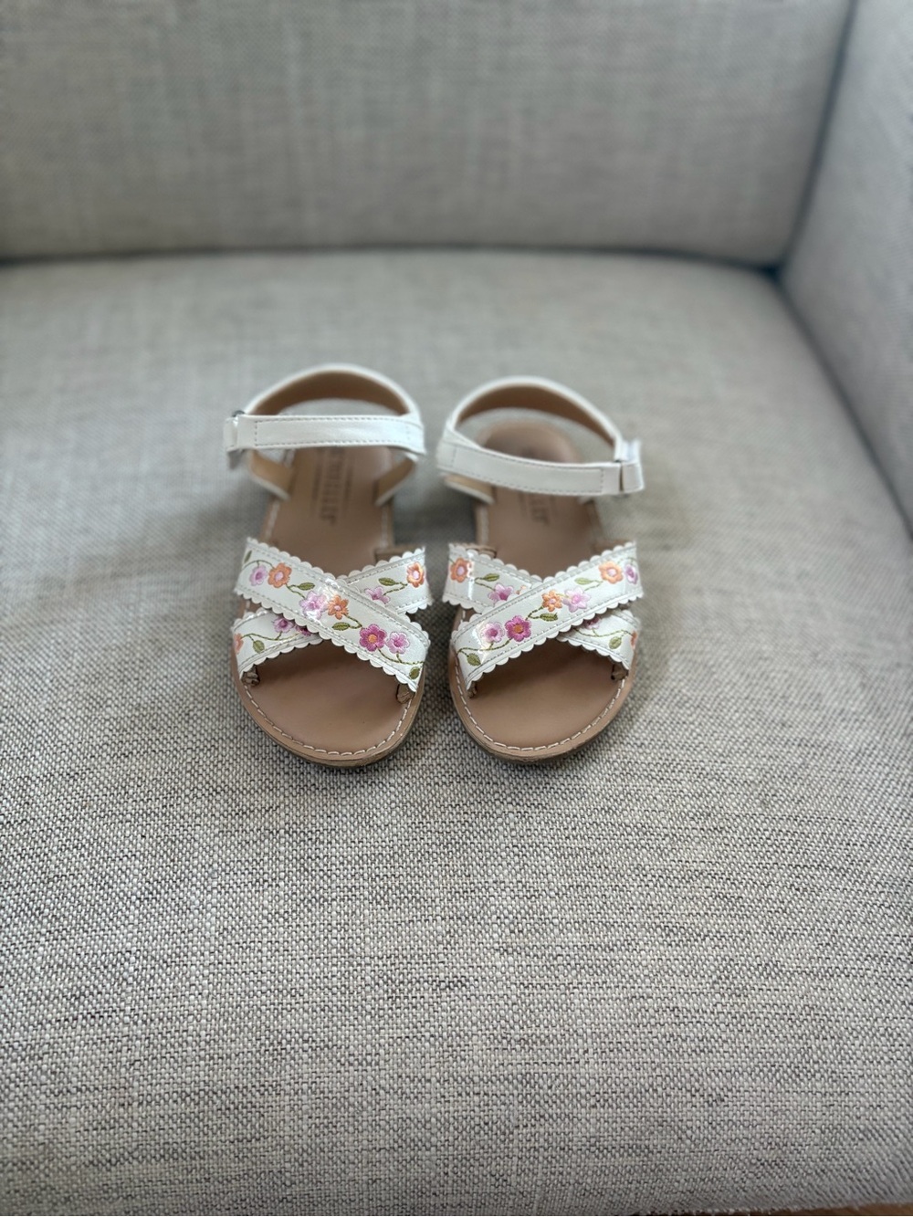 Seychelles White Girls Floral Embroidered Sandals